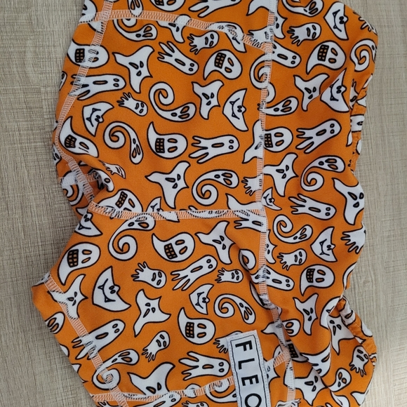Fleo- size Small- Halloween shorts - Picture 3 of 3